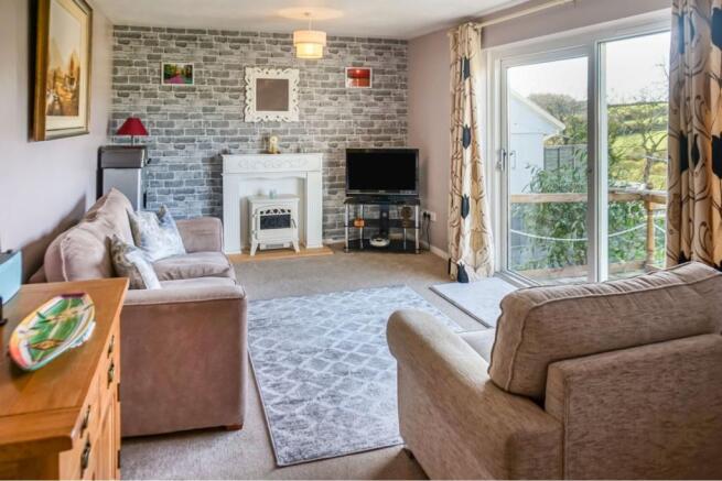 Lounge/Dining Room