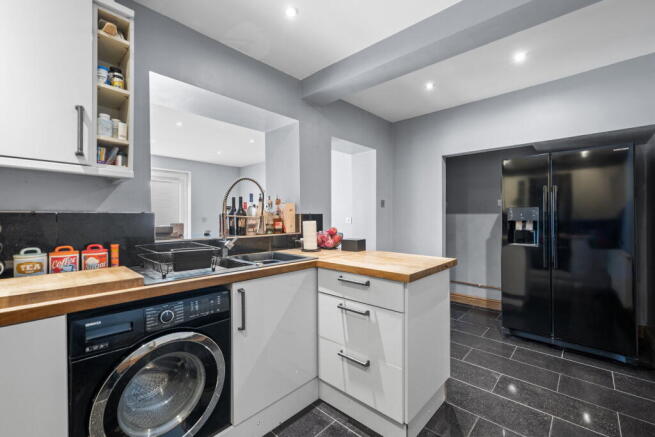3 bed Town House for sale Image 8