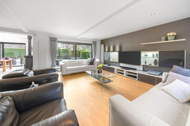 4 bed Detached for sale Image 7