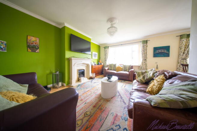 4 bed Semi-Detached for sale Image 4