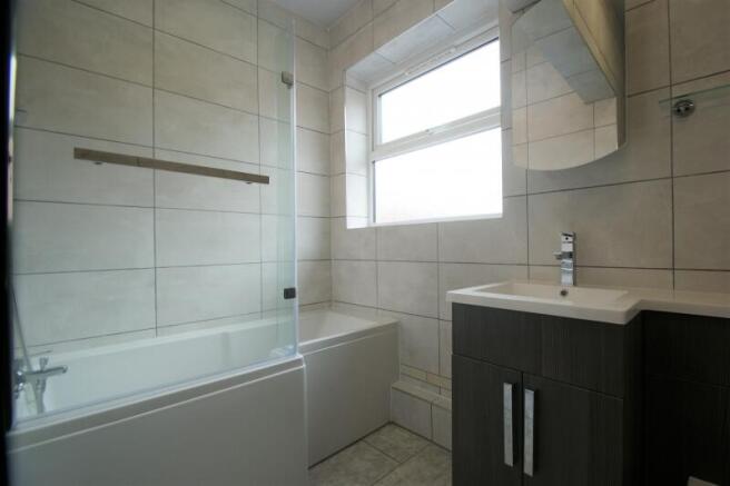 4 bed Terraced to rent Image 5