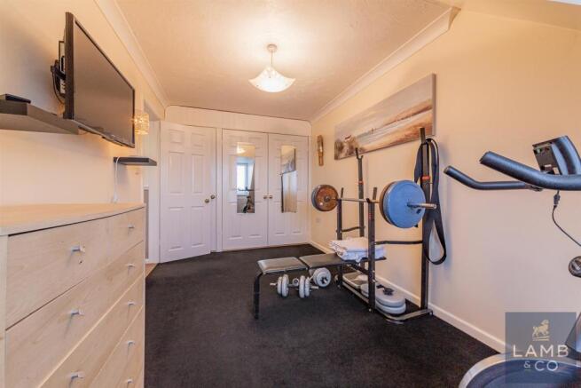 BEDROOM 2: