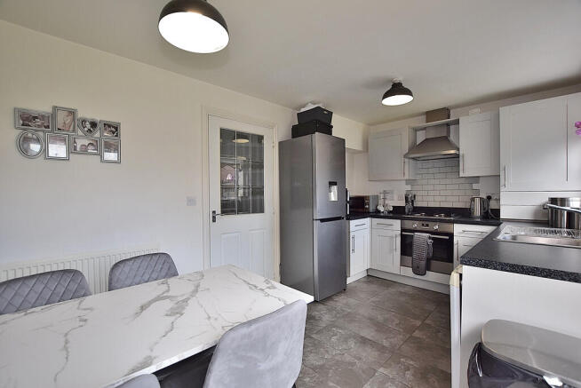 3 bed Semi-Detached for sale Image 5