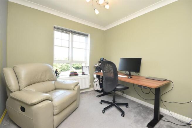 3 bed Apartment for sale Image 8
