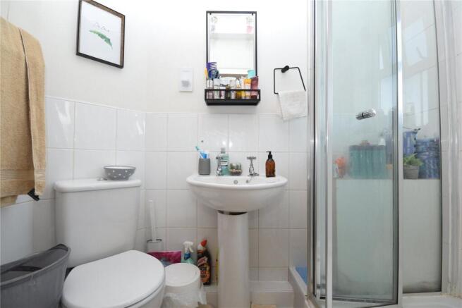 2 bed Apartment to rent Image 7