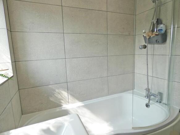 2268bathroom2.jpg