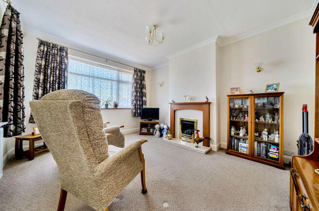 Lounge angle 1