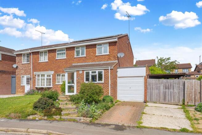 9 Hillside Close, Banbury-1.jpg