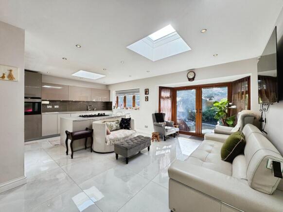 Kitchen/lounge