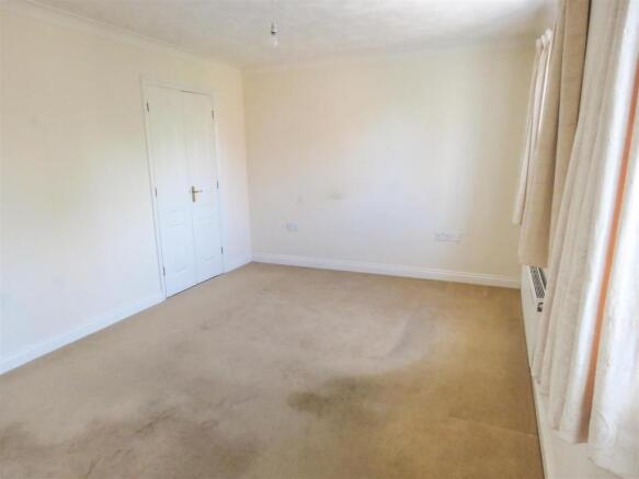 Master Bedroom.JPG
