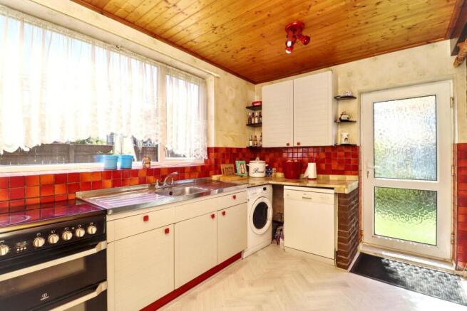 4 bed Semi-Detached for sale Image 4
