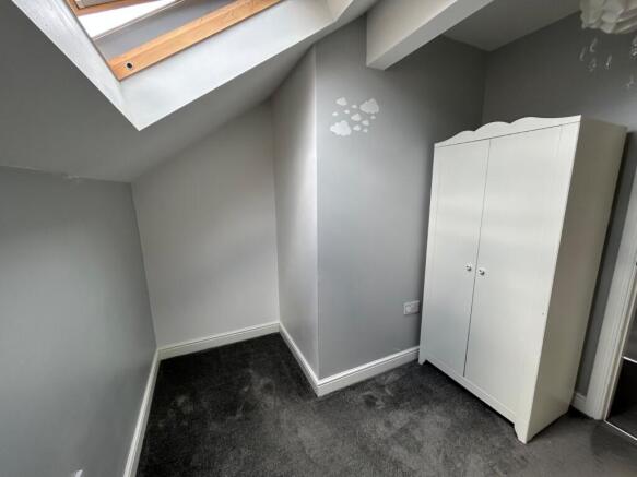 3 bed Semi-Detached to rent Image 12