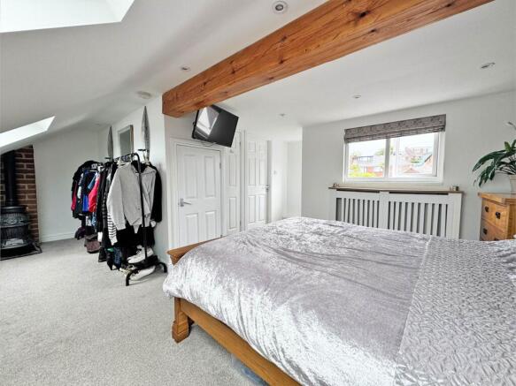 3 bed Semi-Detached Bungalow for sale Image 9