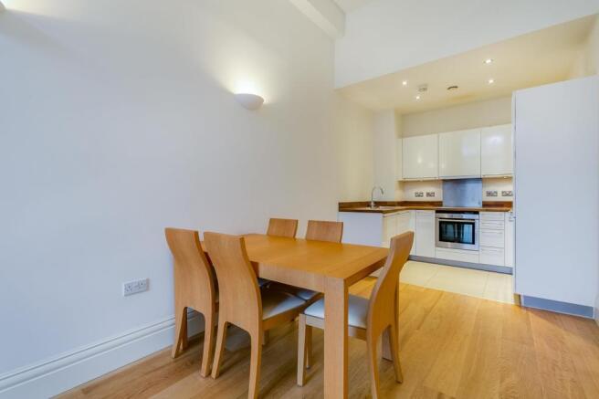 Dining & Kitchen