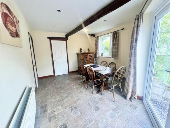 4 bed Cottage for sale Image 7