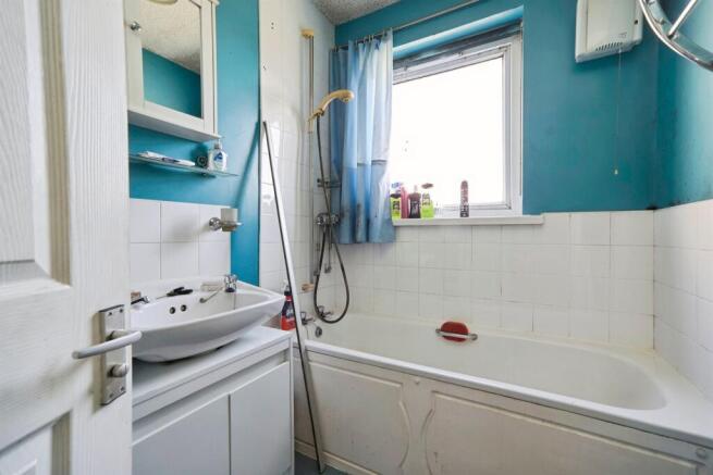 1 bed Ground Flat for sale Image 7