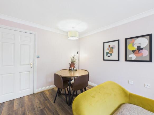 3 bed Semi-Detached for sale Image 4