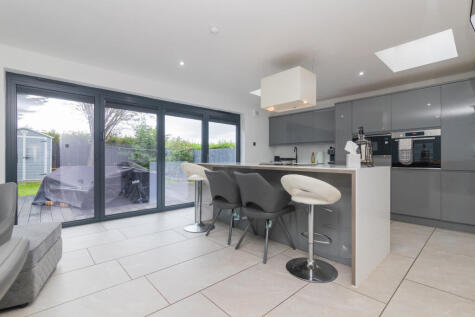 Kinpurnie Road, Paisley, Renfrewshire