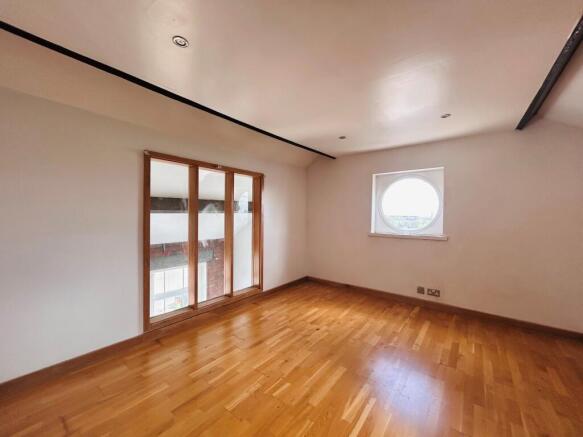 2 bed Apartment for sale Image 7
