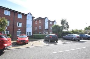 2, Cunningham Close, Chadwell Heath, Romford RM6 4YB