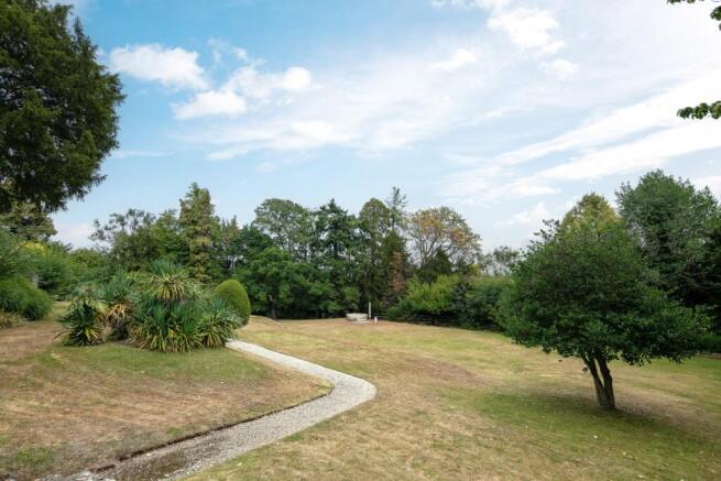 11 Communal Garden