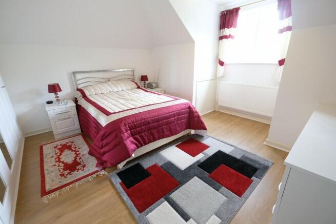 BEDROOM 2