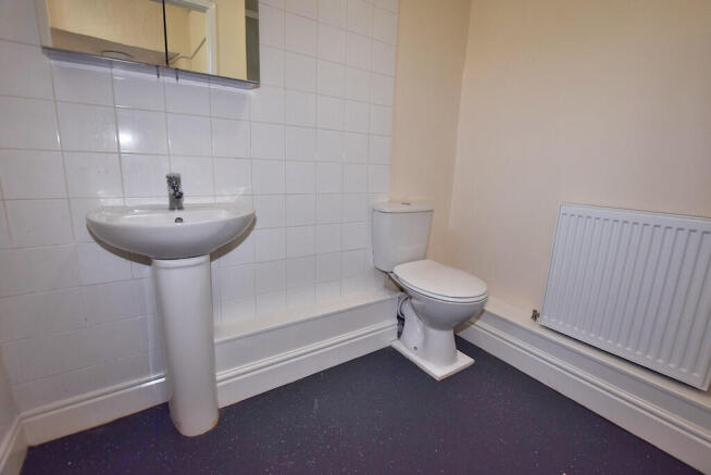 2 bed Ground Flat to rent Image 8