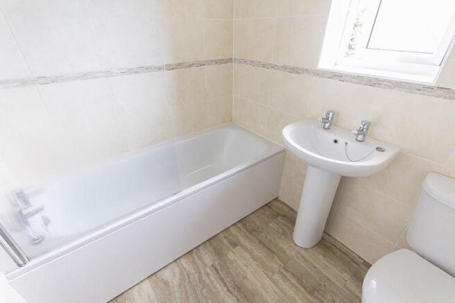 Family Bathroom 