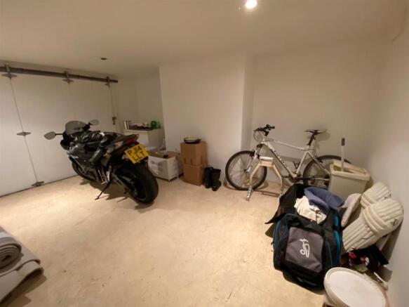 garage.jpg