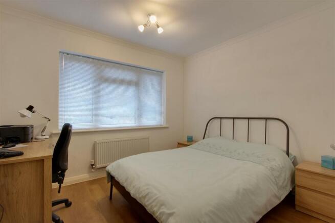 Bed 2.jpg