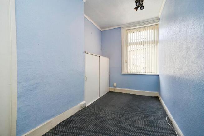 3 bed Terraced for sale Image 9