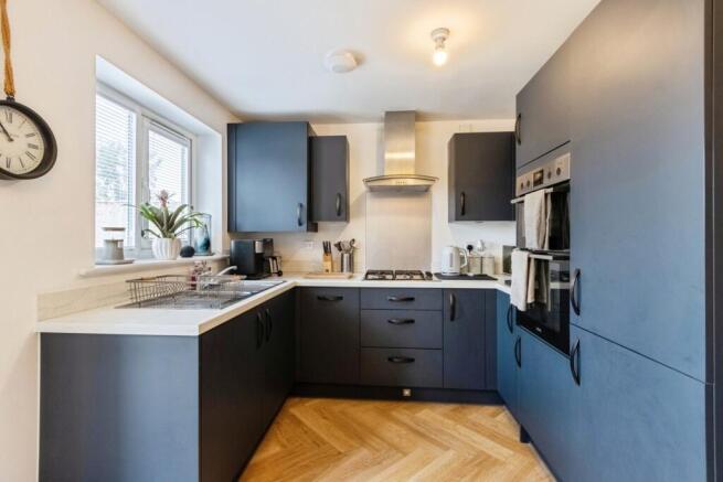 3 bed Semi-Detached for sale Image 3