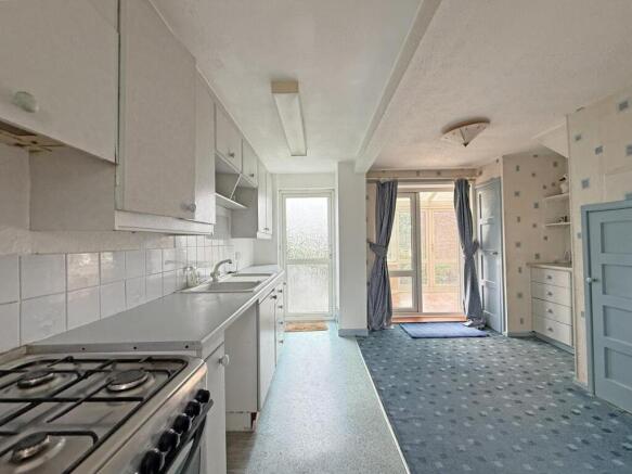 Congreve Gardens 6 - Kitchen Front.jpg