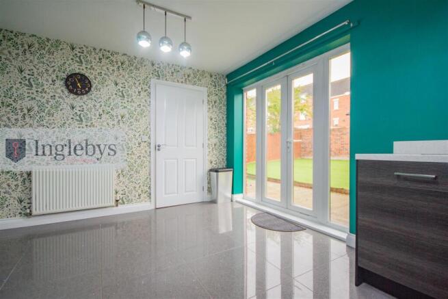 4 bed Detached for sale Image 7