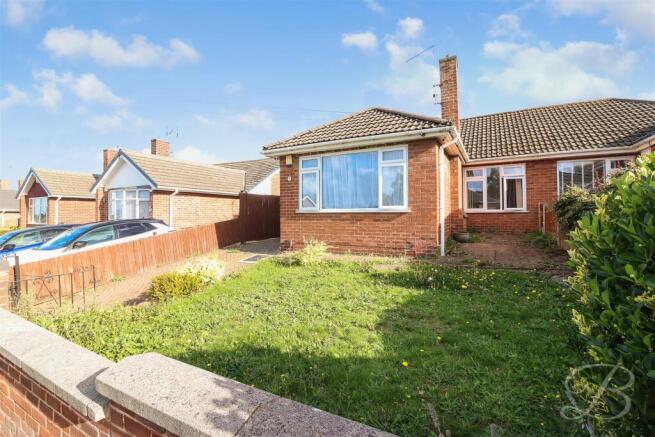 2-bed semi-detached on West Bank Lea, Mansfield, £200,000