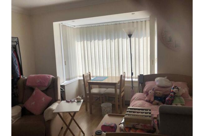 Living Room/Bedroom