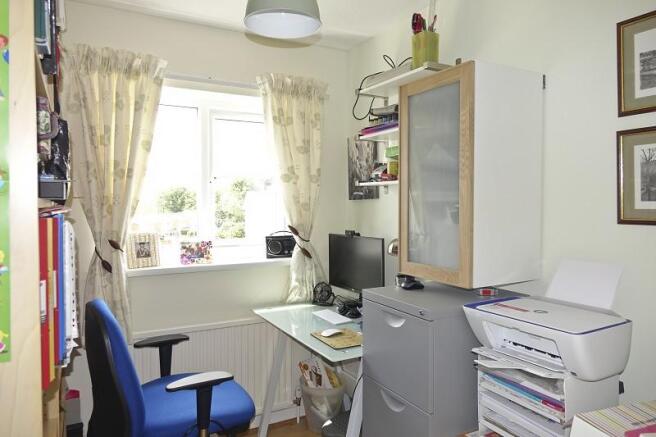 Bedroom 2/Office