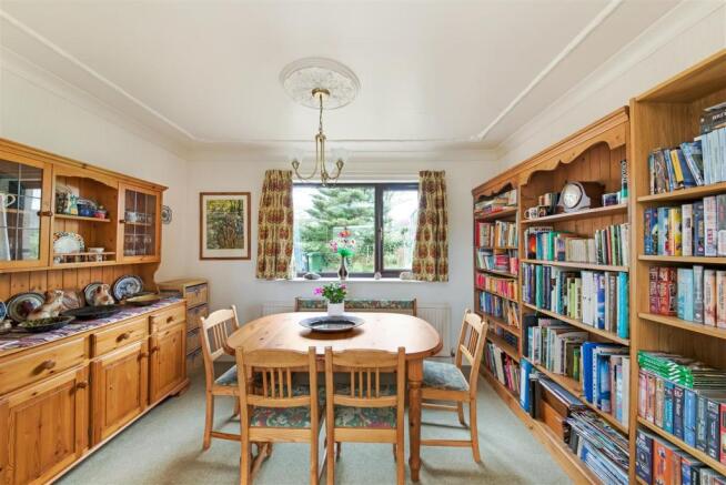 Dining Area.jpg