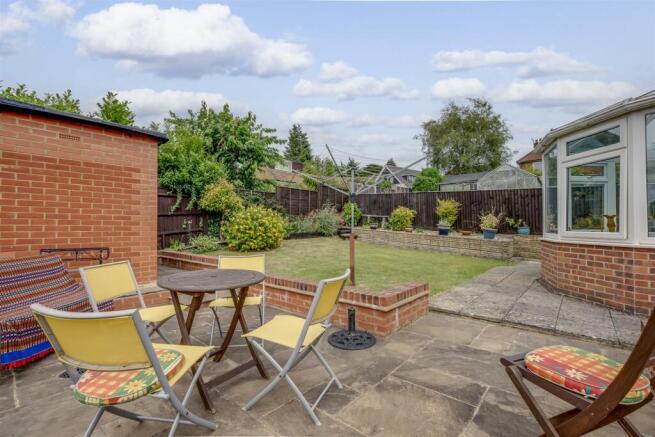 6 Lorraine Close, HP13 7JY-10.jpg