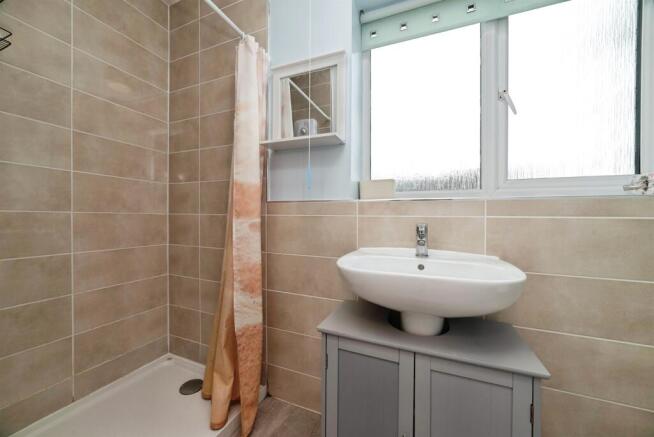 4 bed Detached for sale Image 10