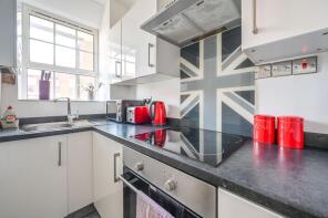Flat 65, Shadwell Gardens, Cable Street, London E1 2QH