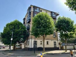 Flat 8, 8 Caernarvon House, Audley Drive, Silvertown, London E16 1TP