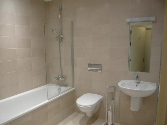 2 bed Apartment to rent Image 6