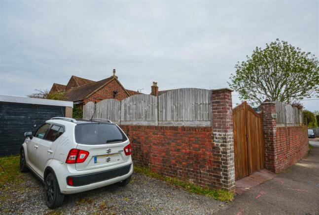 Garage/Parking
