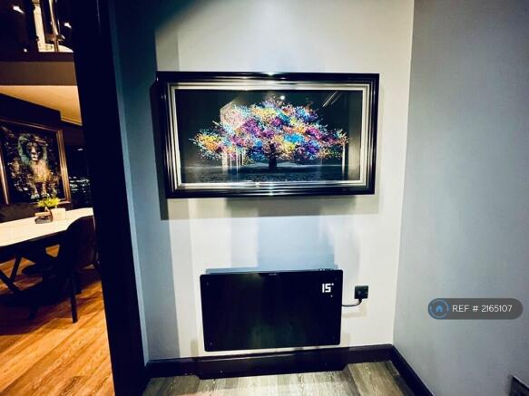 2 bed Penthouse to rent Image 11