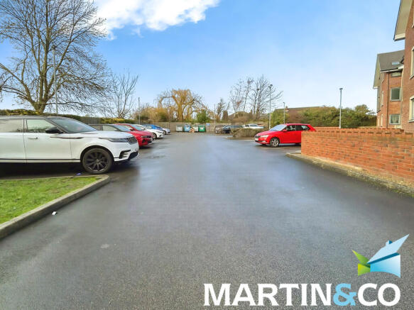 2 bed Apartment for sale Image 11