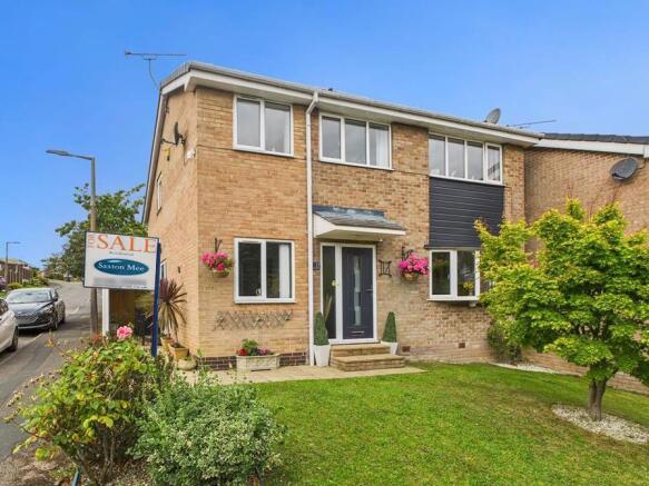 4-bed detached on Landseer Close, Dronfield, £425,000