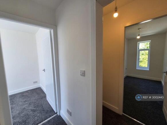 3 bed Terraced to rent Image 8