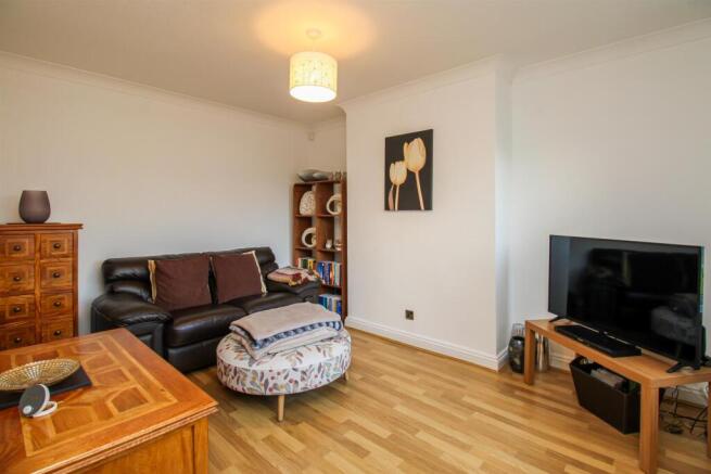 3 bed Semi-Detached for sale Image 6