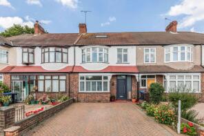 15, Oakway, Raynes Park, London SW20 9JE